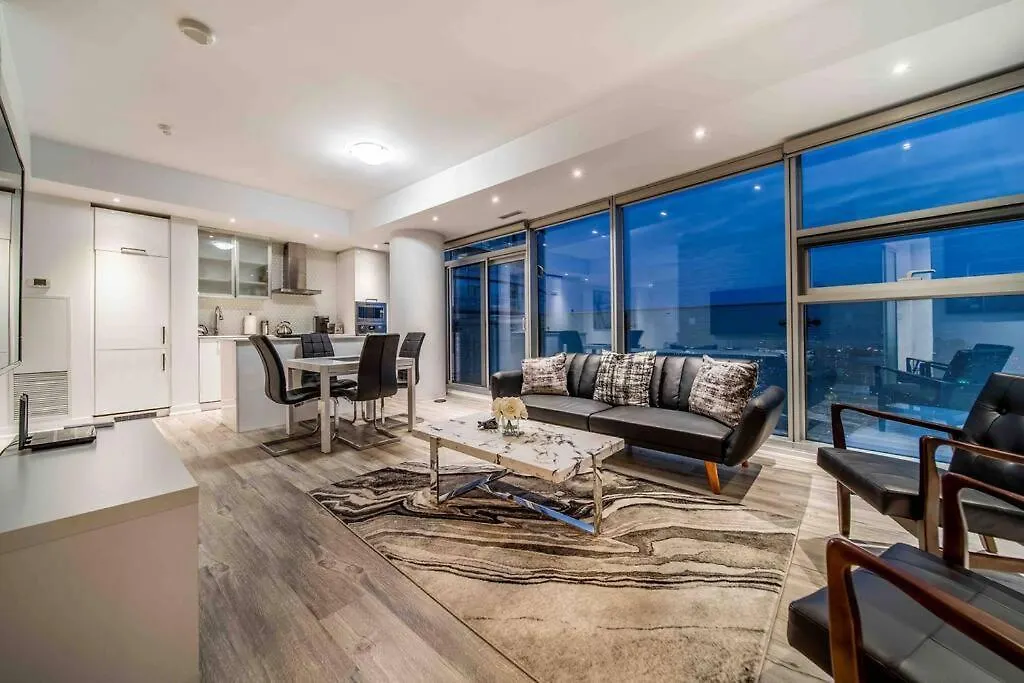 Signature View Of Cn Tower In Lux Toronto Condo 0*,  Kanada