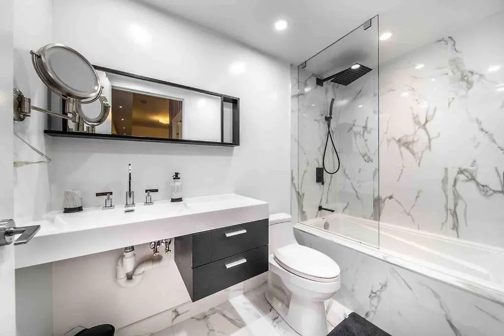 Apartment Signature View Of Cn Tower In Lux Toronto Condo Canada