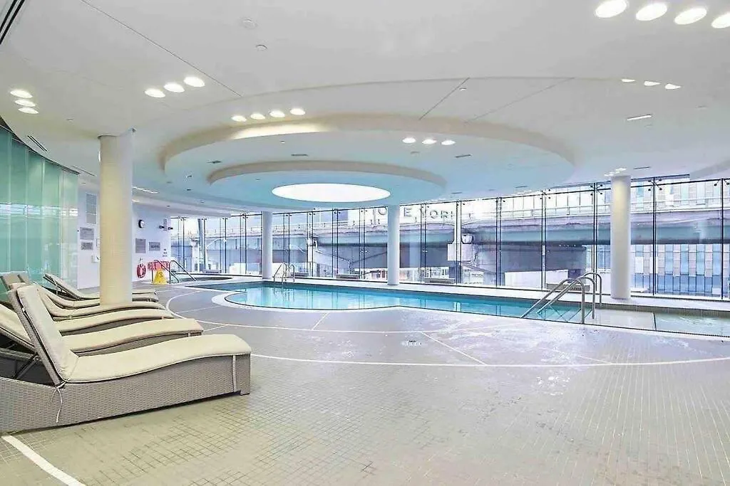 Apartament Signature View Of Cn Tower In Lux Toronto Condo Kanada